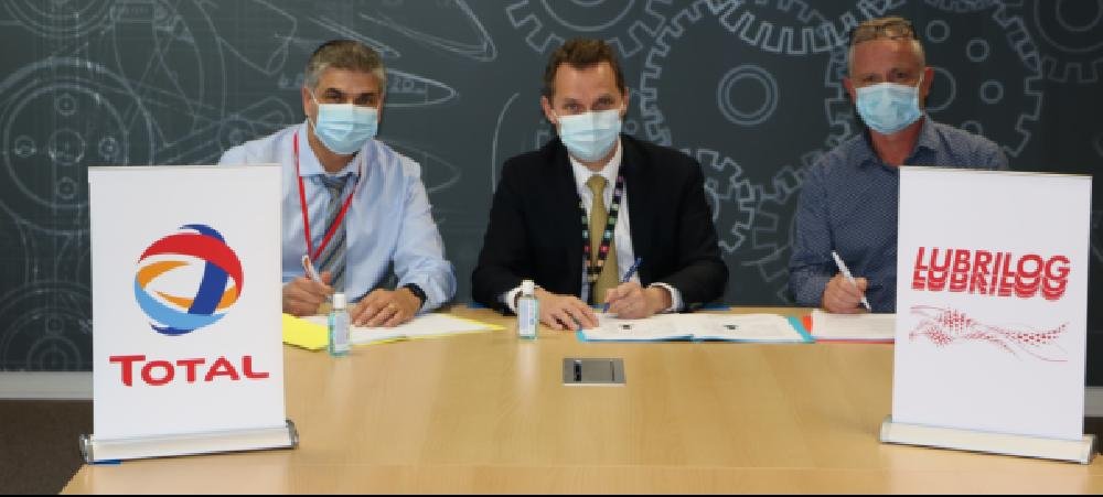 Signing Ceremony, Nanterre. From left to right Florian Rouby-Giraud, CEO Lubrilog, Pierre Duhot, Senior Vice President Total Lubrifiants and Pascal Clement, GM Lubrilog.