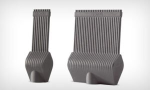 With INNOZL™ coolant nozzles to prevent grinding burn